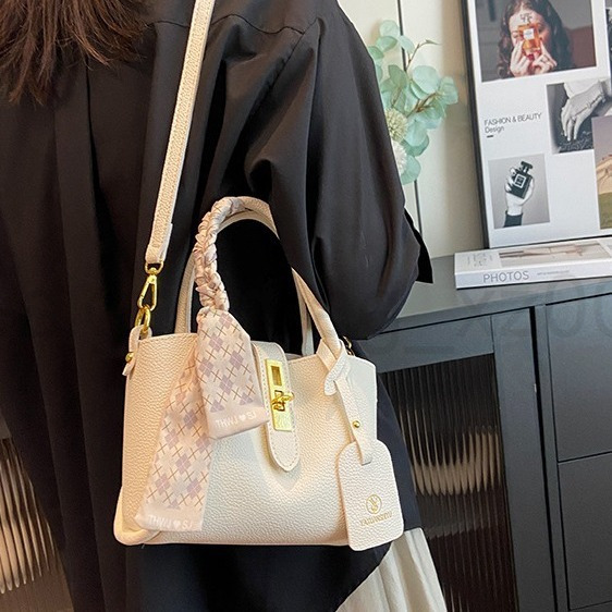 Fashion Classic Bag Designer 10a Top Woman Handbagevening Bags Korean Version Niche Silk Scarf Handbag Summer Style Womens Crossbody Simple and Versat