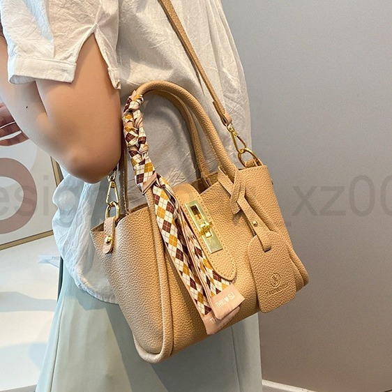Fashion Classic Bag Designer 10a Top Woman Handbagevening Bags Korean Version Niche Silk Scarf Handbag Summer Style Womens Crossbody Simple and Versat