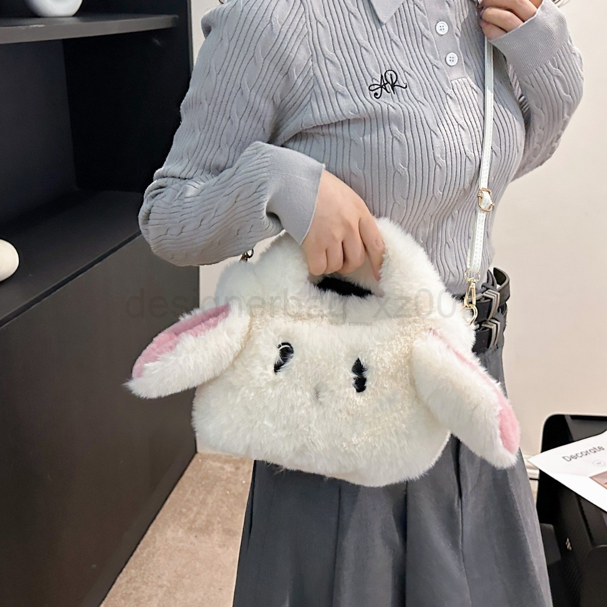 Bag Classic Designer Fashion 10a Top Woman Handbagevening Bags Winter Cartoon Small Fresh Casual Girls Cute Handheld Plush Korean Version Fashionable 