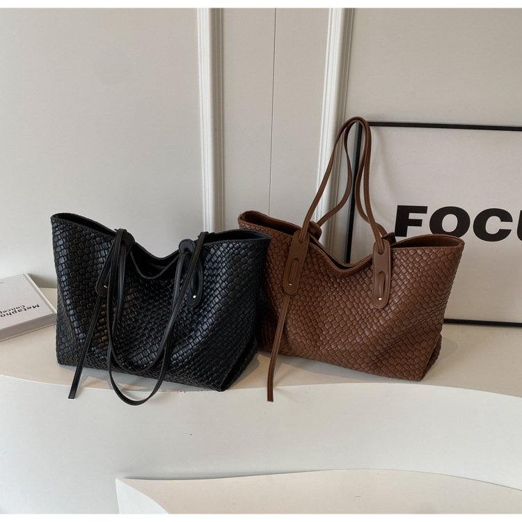 Brand Designer Large Capacity Women's Handbag Tote Bag New Retro Travel Handbag Beach Bag Waterproof Wallet Casual Card Bag