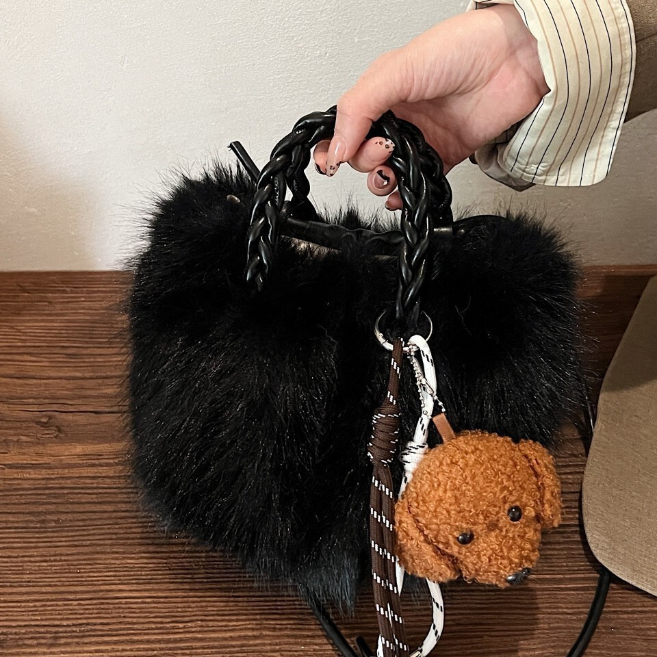 Bag Classic Designer Fashion 10a Top Woman Handbagevening Bags New Plush Doll Pendant Advanced Cute