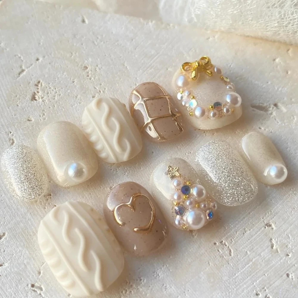 10 Handmade Pressing Nails Christmas and Year Cute 3D Short Oval Limited Fake Nail n Art DIY Nail Set 241031