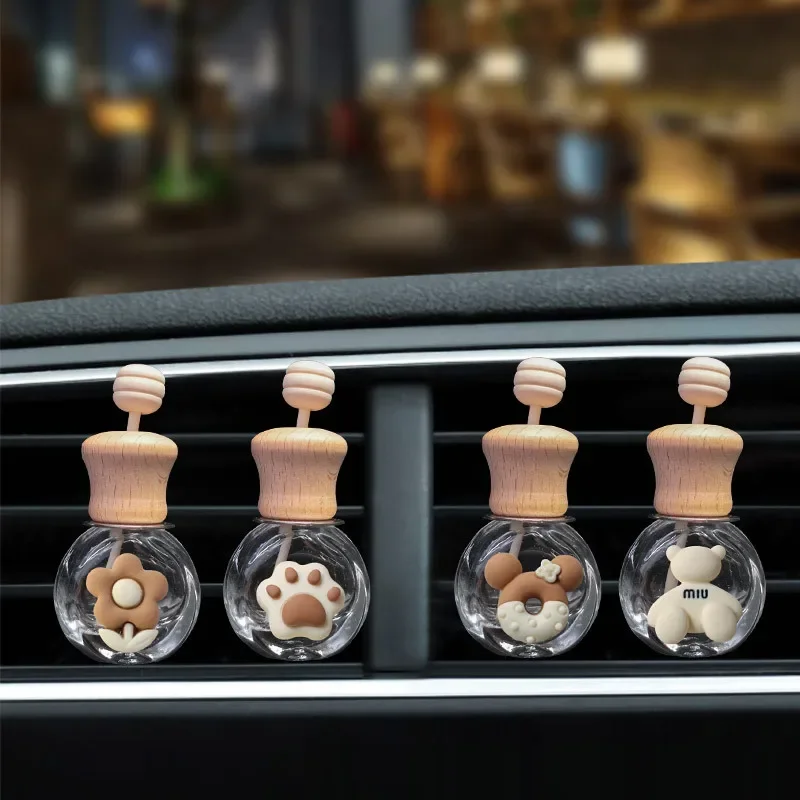 Cute Car Aromatherapy Pendant Air Conditioning Outlet Fashionable Aromatherapy Clip Essential Oil Empty Bottle Car Decoration
