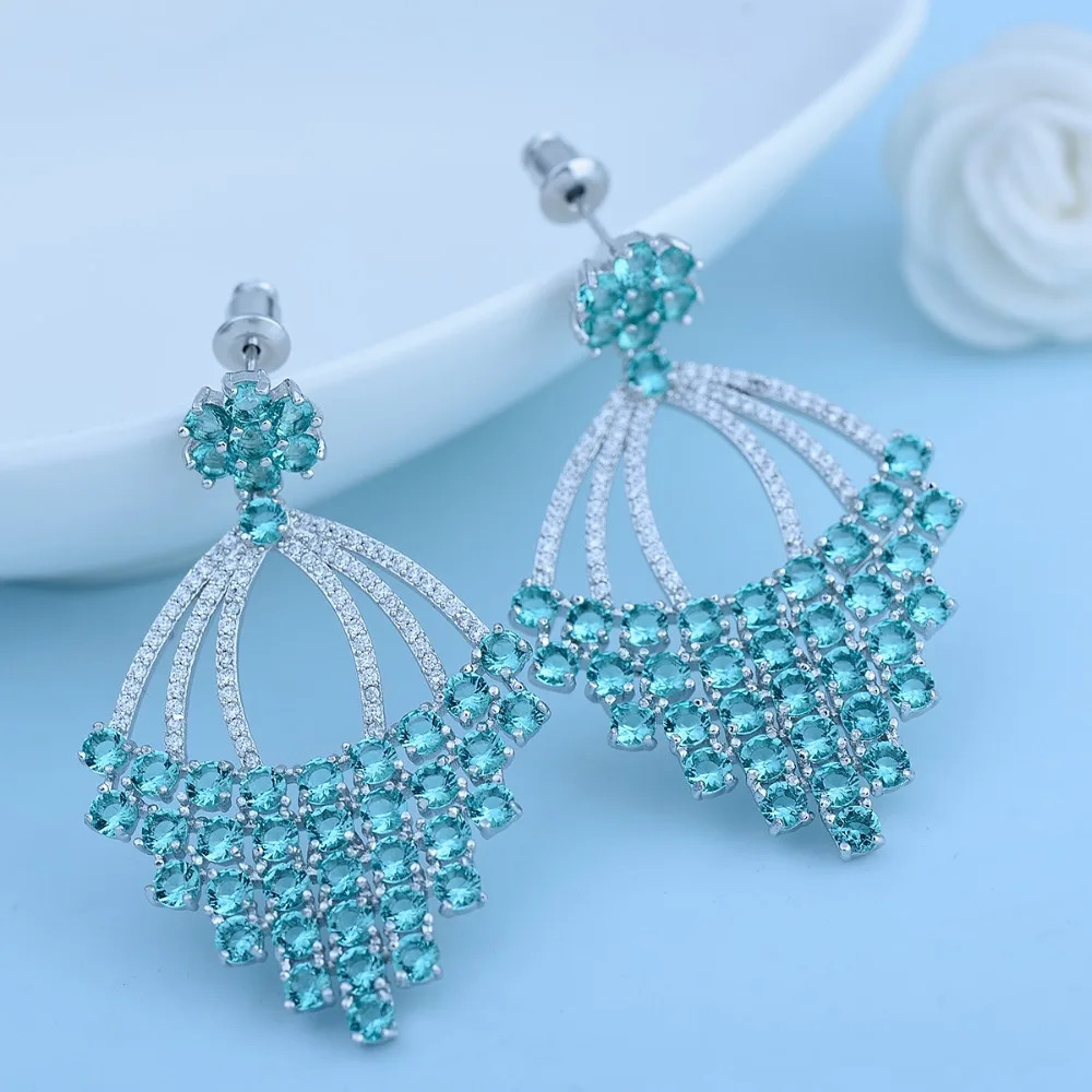 LUOTEEMI n Special Green Cube Zircon Prong Set Large Stud Earrings Womens Christmas Gift Jewelry 241031