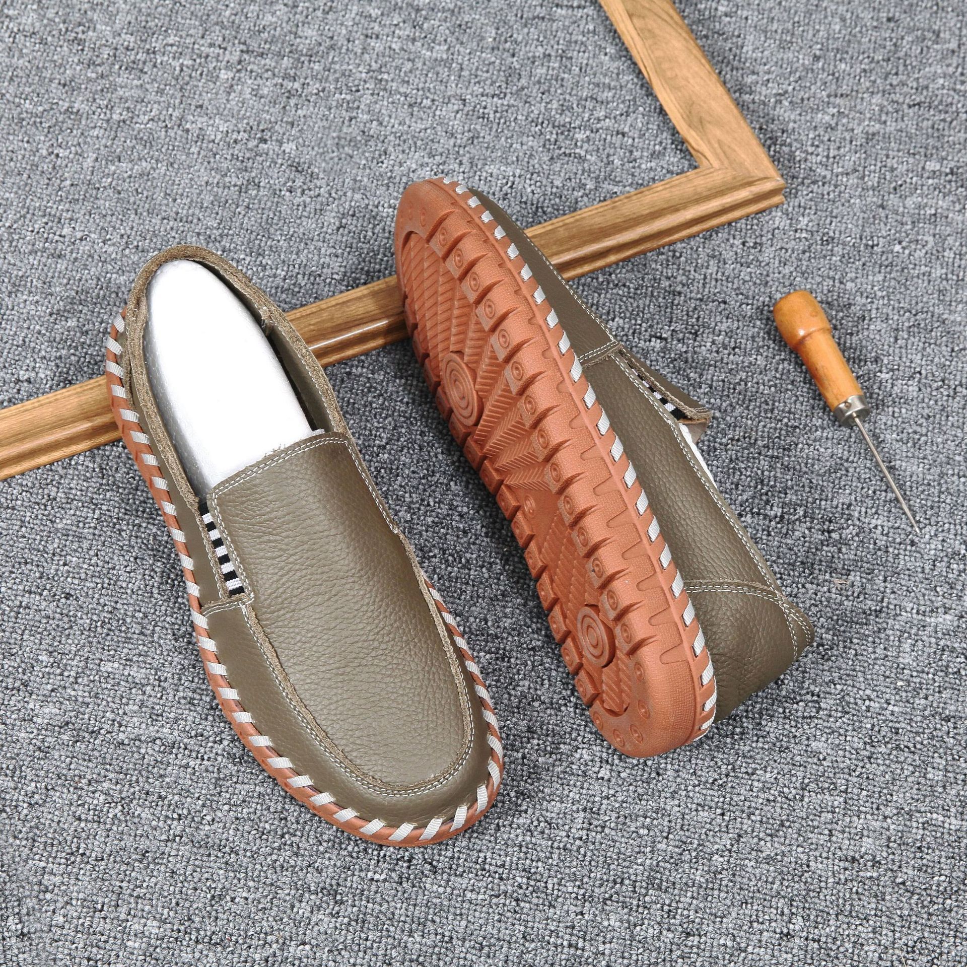 2024 Men's breathable casual driving top layer cowhide beanie Genuine leather slip-on shoes for lazy people 0328d