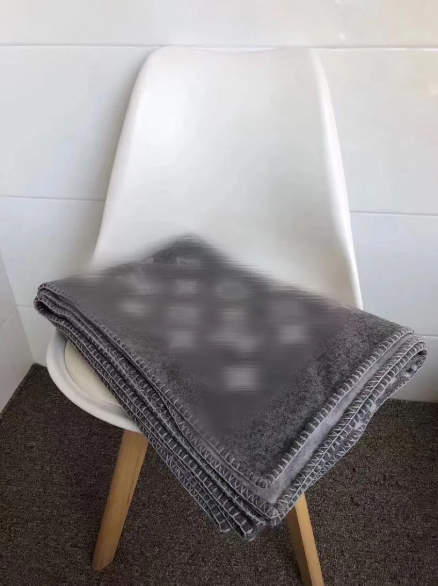 Blankets Design Real Wool Cashmere Signage Blankets classic pattern Come with Tags Throw Blanket top quality and large size 170X130cm Bed Sofa Autumn 