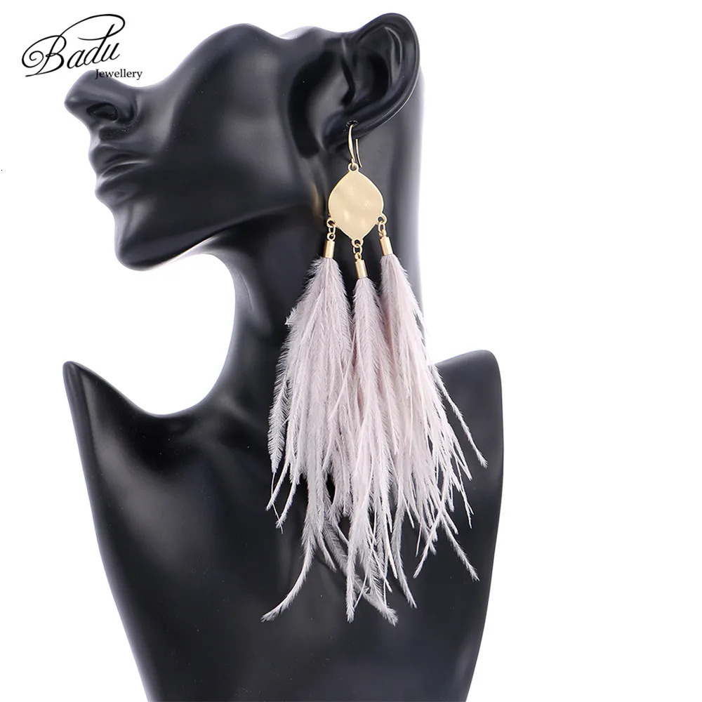 Badu Retro Ostrich Feather Earrings Long Womens Winter Autumn Winter Earrings Light Feather Christmas Jewelry Wholesale 241031