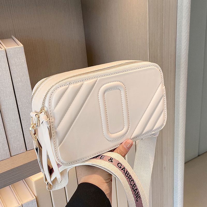 Fashionable Small Square Bag 2023 Summer Trendy Girl One Shoulder Camera Bag Simplified Korean Textured Crossbody Bag