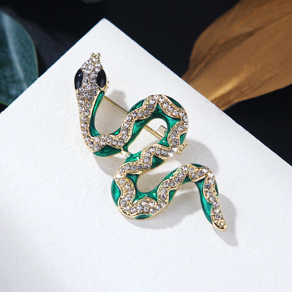 Luxury Crystal Snake Brooch Vintage Animal Brooches Unisex Women Men Clothing Lapel Pin Exquisite Party Jewelry Gifts