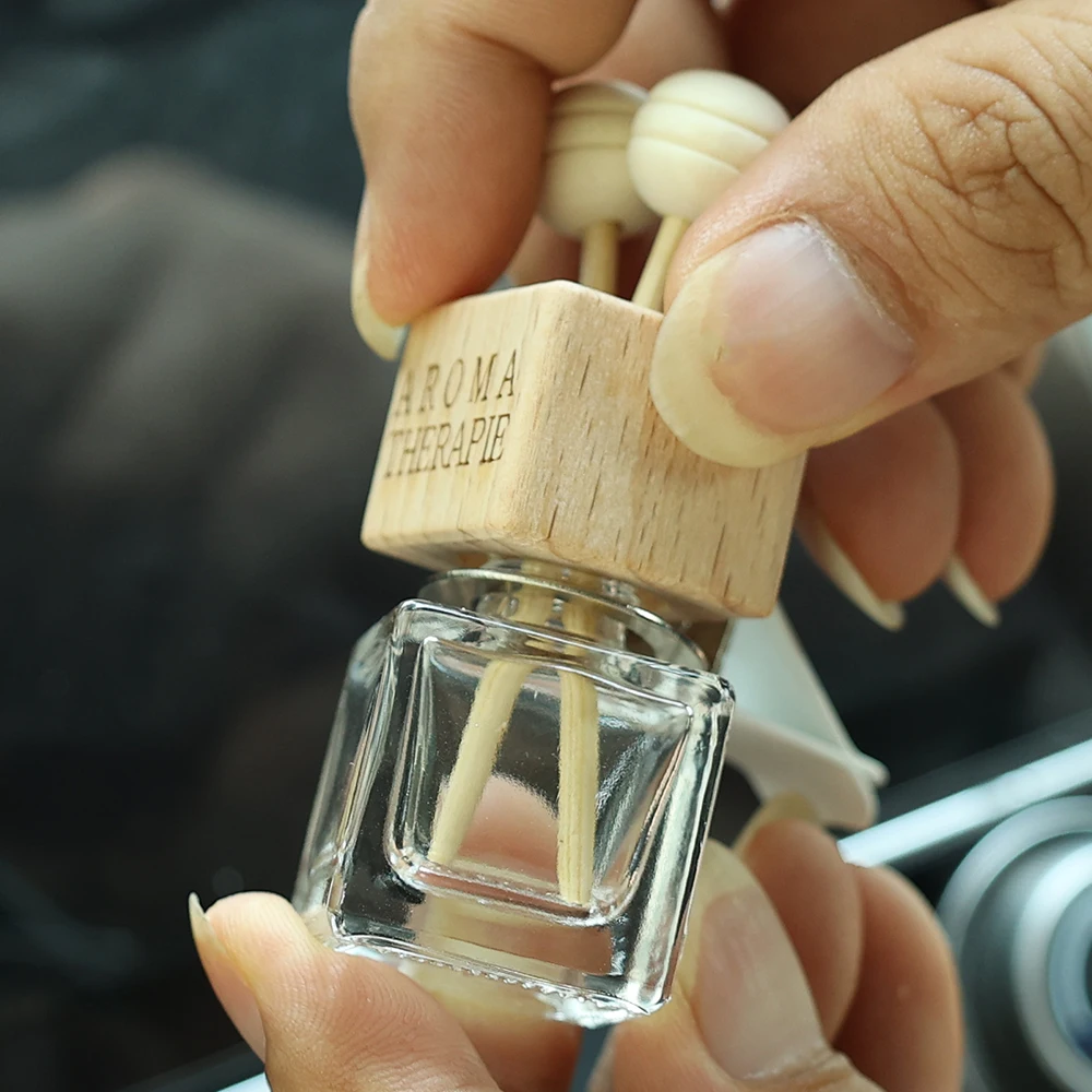 Car AC Vent Clip Aromatherapy Bottle Aromatherapy Bottles Air Freshener Deodorizer Glass Jars Automotive Interior Accessories