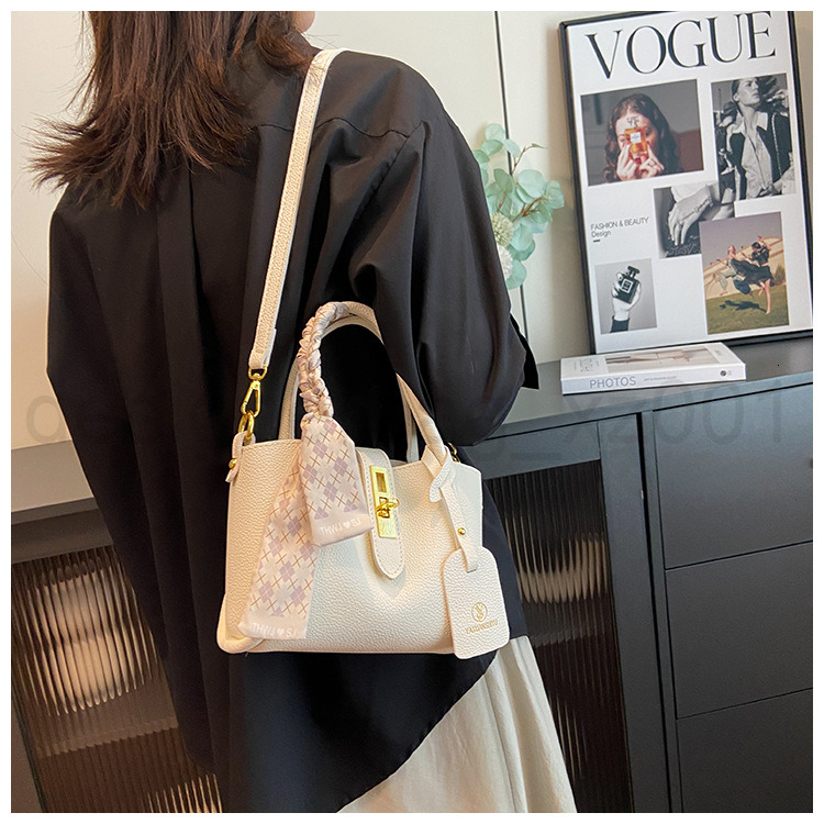 Fashion Classic Bag Designer 10a Top Woman Handbagevening Bags Korean Version Niche Silk Scarf Handbag Summer Style Womens Crossbody Simple and Versat
