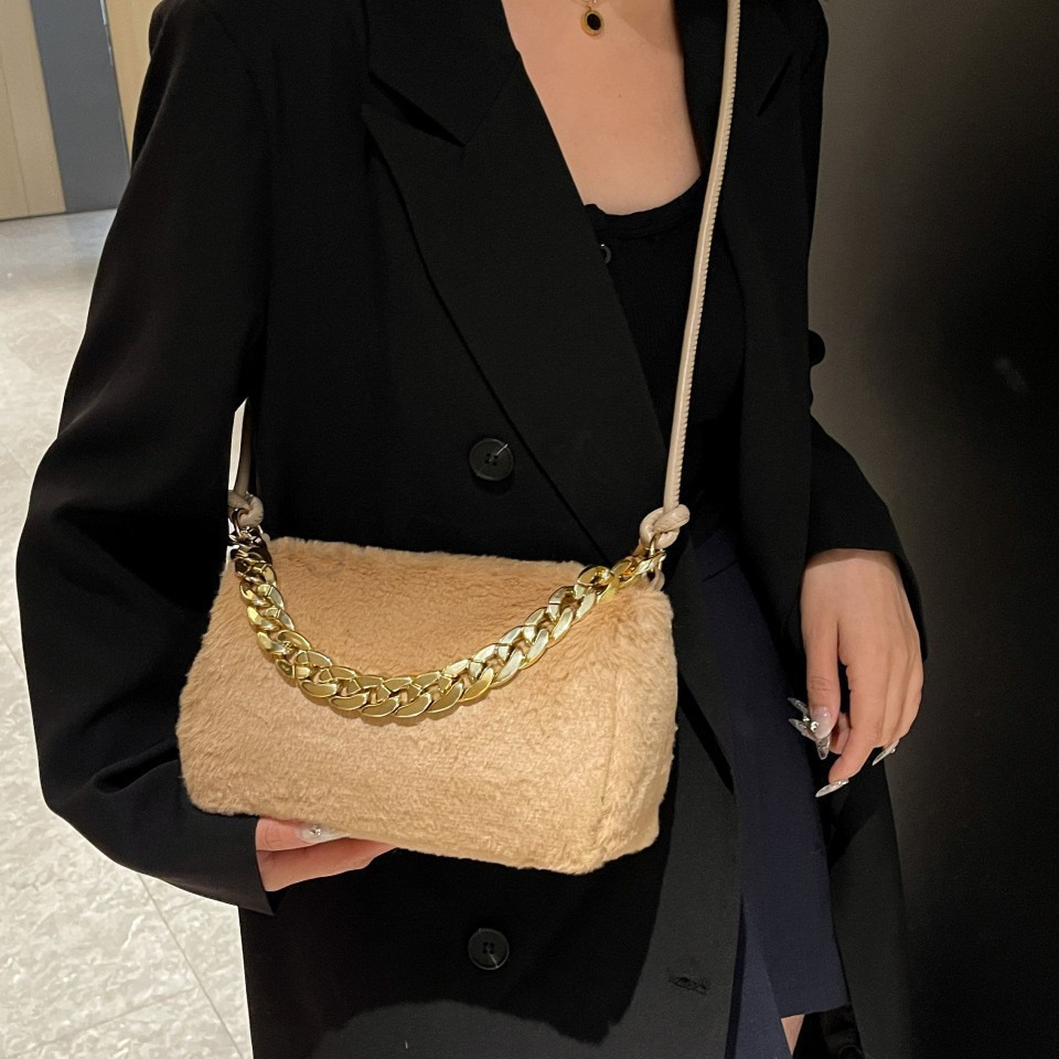 Bag Designer Fashion Classic 10a Top Woman Handbagevening Bags Fashionable Fur Winter New Personalized Armpit Single Shoulder Handheld Casual Versati