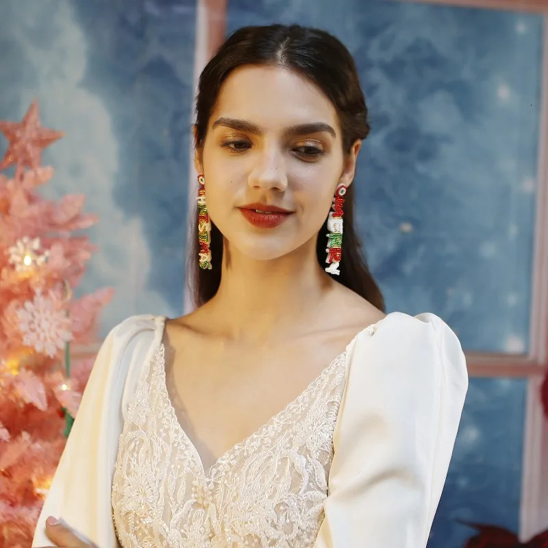 Autumn/Winter Colorful Letter Earrings Christmas Handmade Lightweight High Quality Bead Jewelry 241031