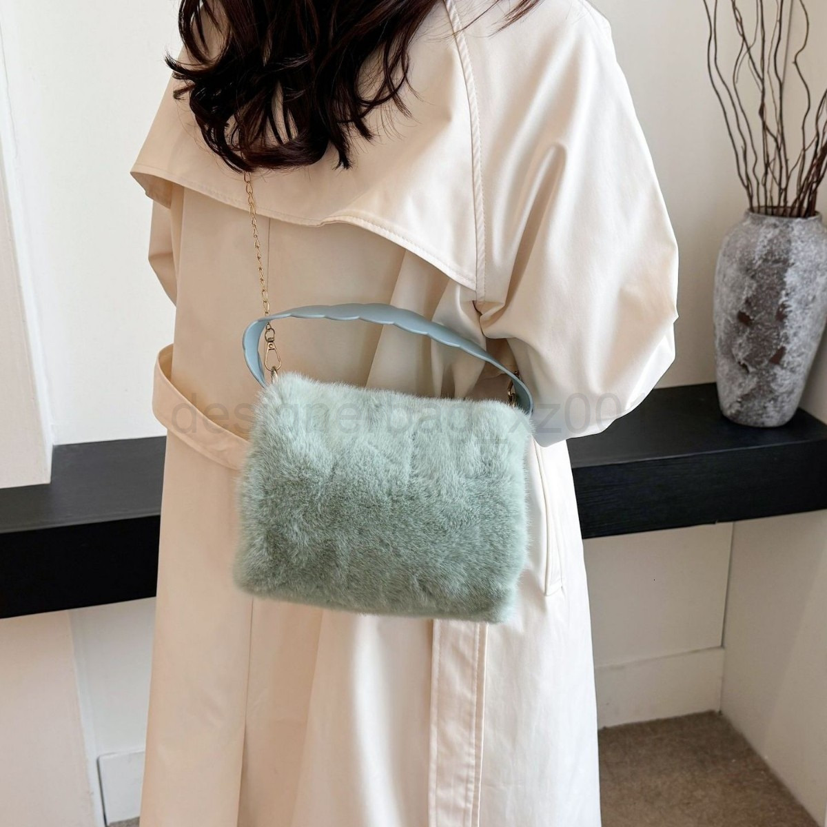 Fashion Classic Bag Designer 10a Top Woman Handbagevening Bags Stylish Winter New Plush Womens Personalized Korean Edition Simple Leisure Handbag Tren