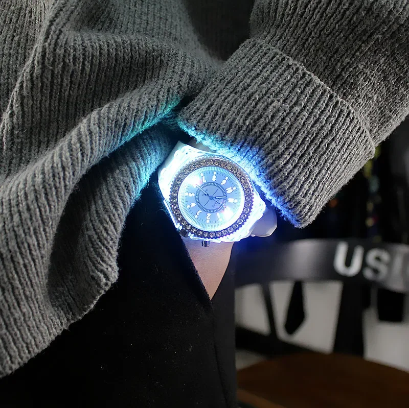 Creative LED Luminous Watches Geneva Women Quartz Watch Women Ladies Silicone Bracelet Watches Woman 12 Bright Colors Kids Gift