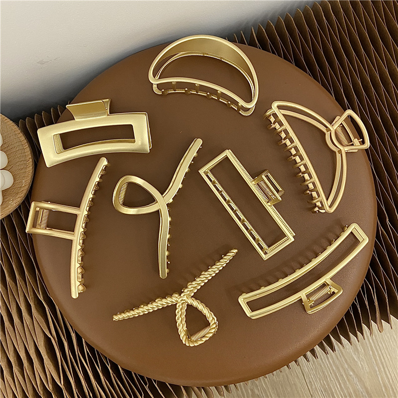 Woman Large Geometric Golden Metal Hair Claw Clip Clamps Hairpins Simple Hair Clips Barrettes Hairgrip Girls Hair Accessories