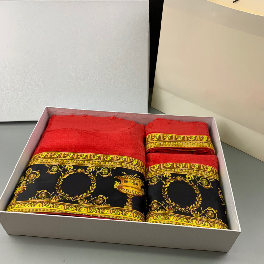 Designer Set Two Piece Letter Embroidery Four Color Coral Veet Shower Absorbent Wet Quick Drying Bath Small Square Towel