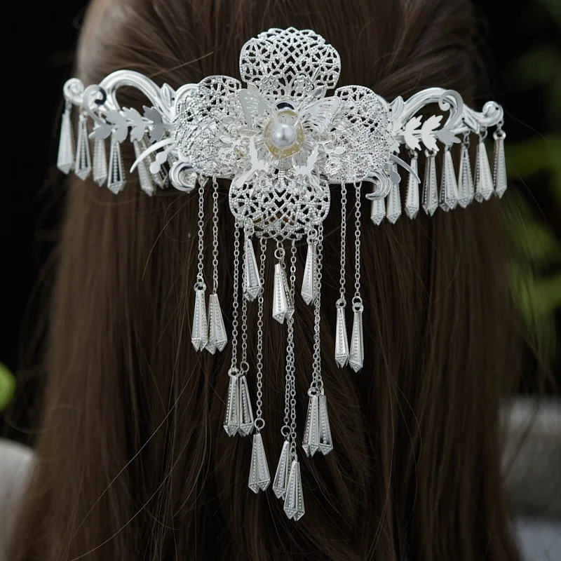 The Miao Nationality Hairpin Comb Chinese Headpiece Vintage Girls Party Tiaras Hair Clips Silver Color Personality Hair Jewelry