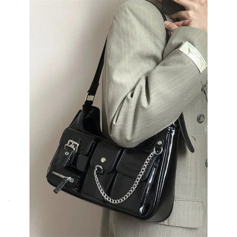 Small Niche Designer Cool And Handsome Motorcycle Multi Pocket Black Versatile Commuting Single Shoulder Diagonal Cross Bag