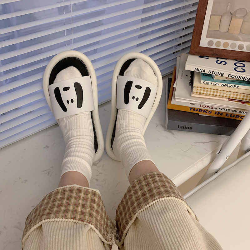 Cartoon soft soled sandals thick soled casual fashion girl personality trend slippers Women wear 2024 new non-slip soft soled sandals in summer