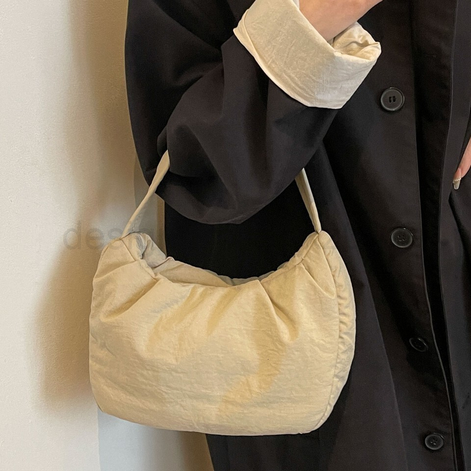 Bag Designer Fashion Classic 10a Top Woman Handbagevening Bags Niche Pleated for Women Korean Version Cream Candy Underarm Casual and Fashionable One 