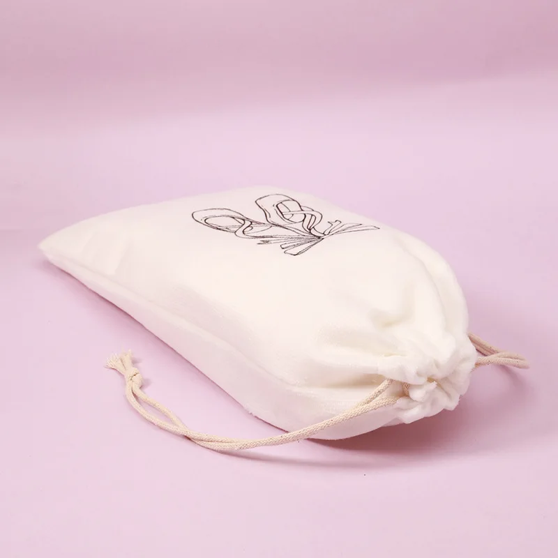 Ruoru Drawstring Ballet Bag White Color dance Bag for Girls Ballerina Pointe Shoes Bags Ballet Dance Accessories