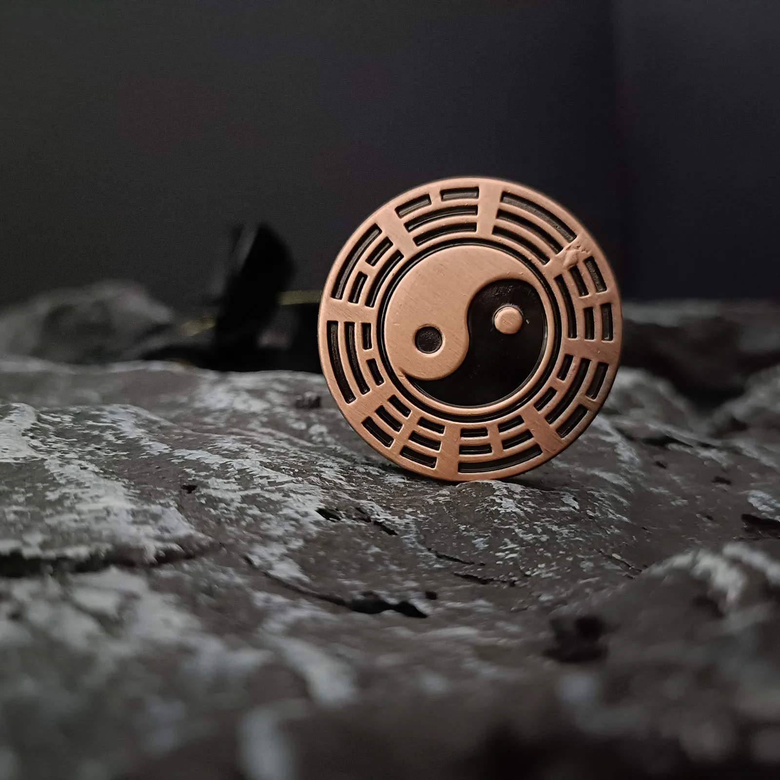 Metal Fidget Slider Tai Chi Coin Toys, Haptic Coin Fidget Slider EDC Fidget Clicker Metal Fidget Toy for Adults