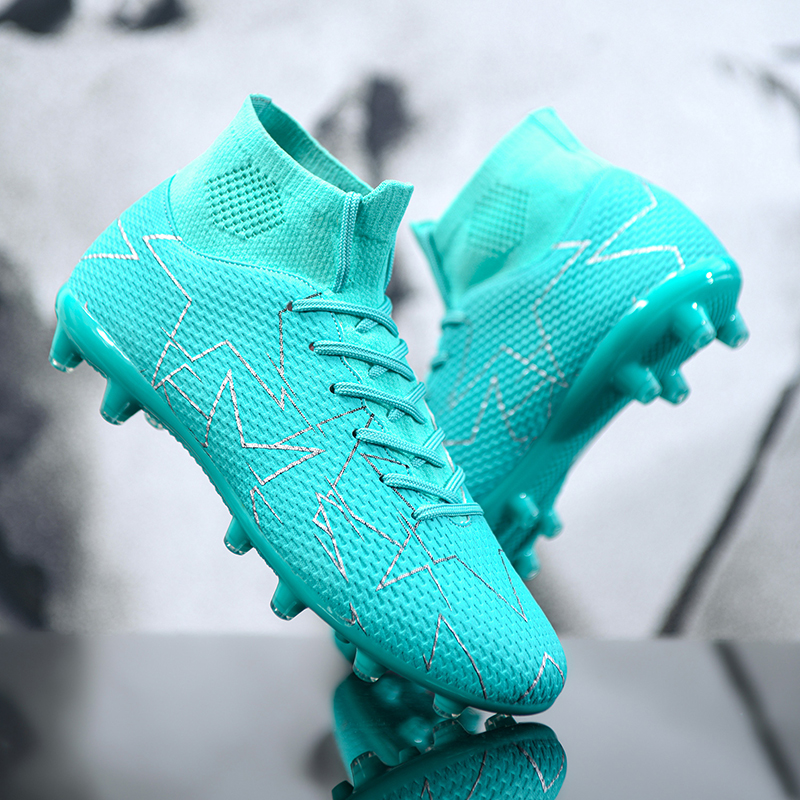 Men Soccer Shoes Chlidren Breathable Football Boots Adult Professional Playing Field TF/FG Cleats Shoes Kids Trainling Sneakers