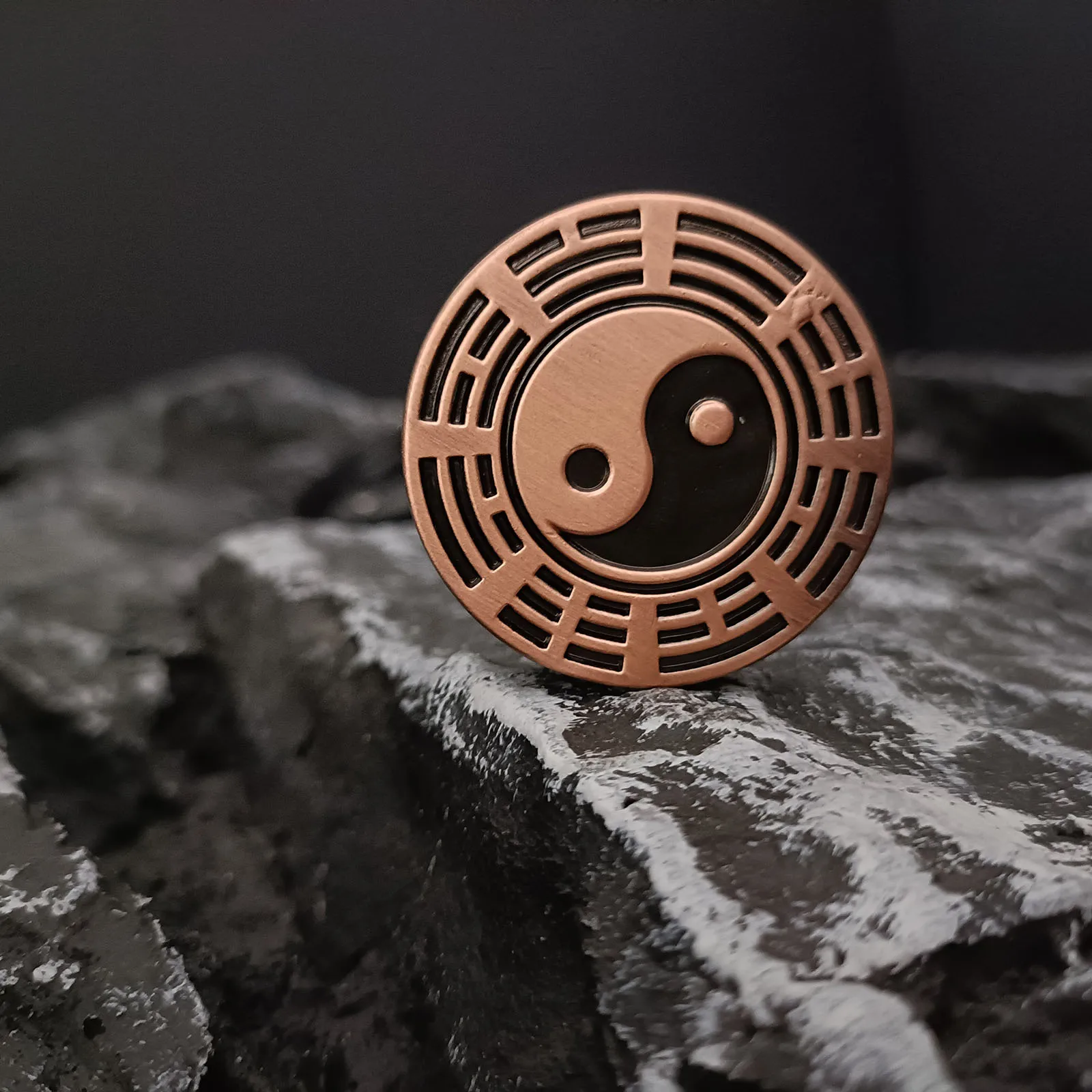 Metal Fidget Slider Tai Chi Coin Toys, Haptic Coin Fidget Slider EDC Fidget Clicker Metal Fidget Toy for Adults