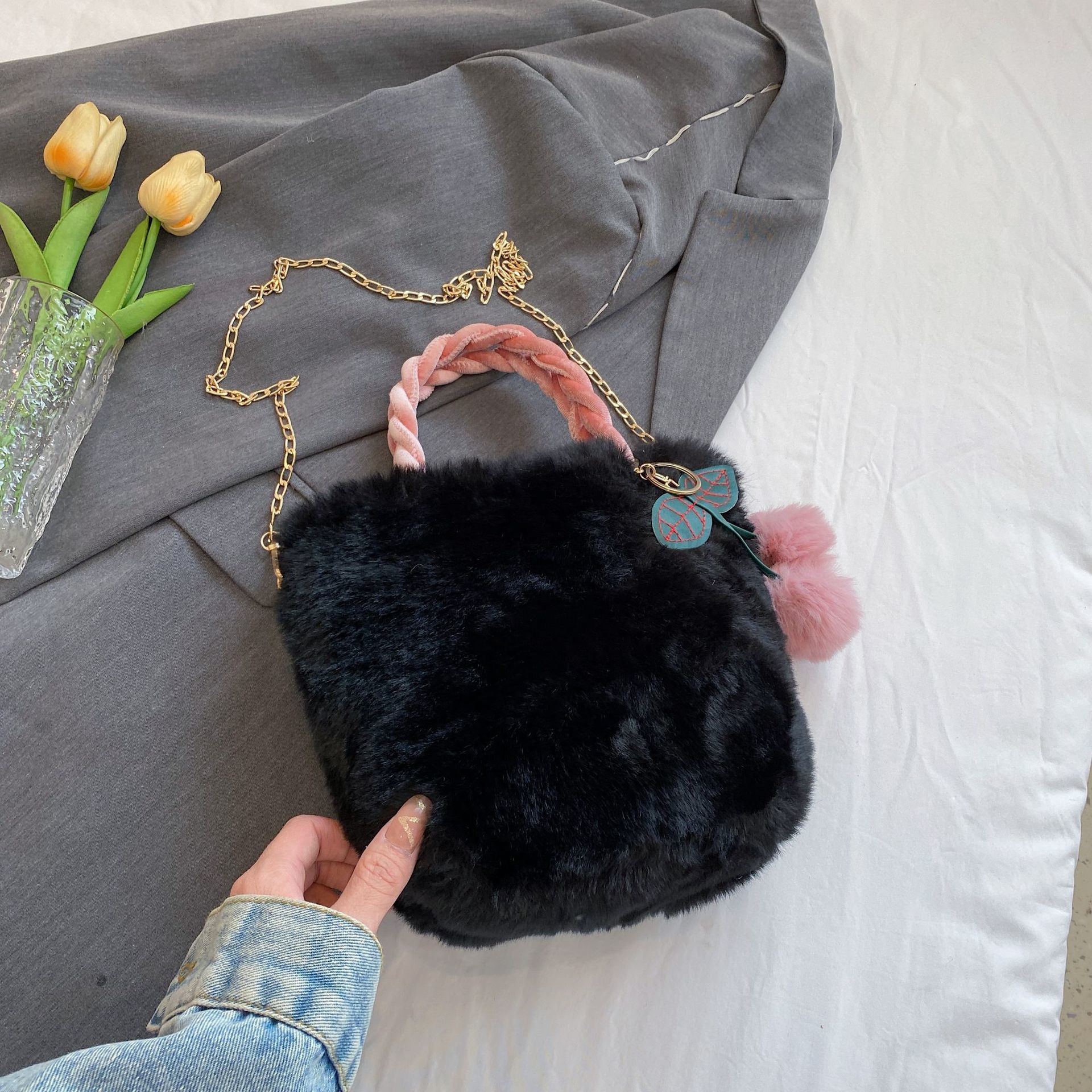 Fashion Classic Bag Designer 10a Top Woman Handbagevening Bags New Cherry Plush Handbag Unique Design for Womens Chain Fashionable and Versatile Cross