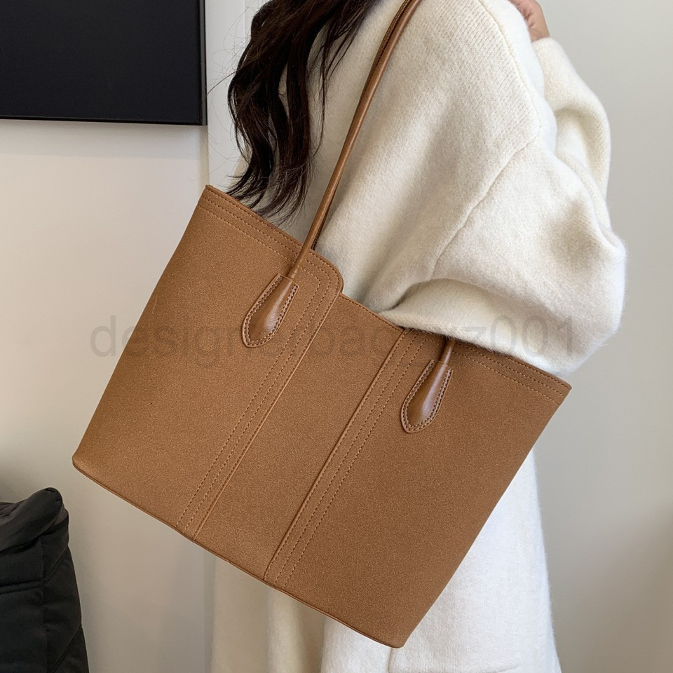 Fashion Classic Bag Designer 10a Top Woman Handbagevening Bags Summer New Versatile Shoulder with a Sense of Comfort for College Students Attending Cl
