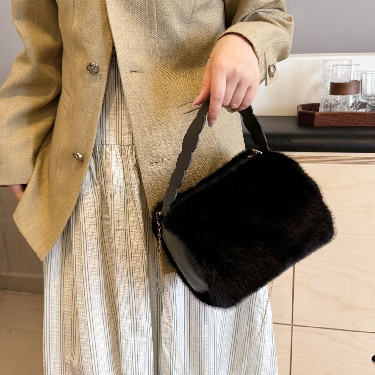 Fashion Classic Bag Designer 10a Top Woman Handbagevening Bags Stylish Winter New Plush Womens Personalized Korean Edition Simple Leisure Handbag Tren