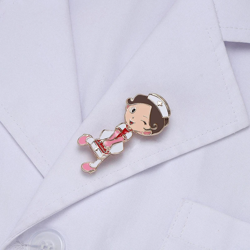 Brooch Cute White Nurse Lovely Girl Doctor Hospital Medical Stethoscope Badge Lapel Pins Brooches Jewelry Accessory Holiday Gift smile