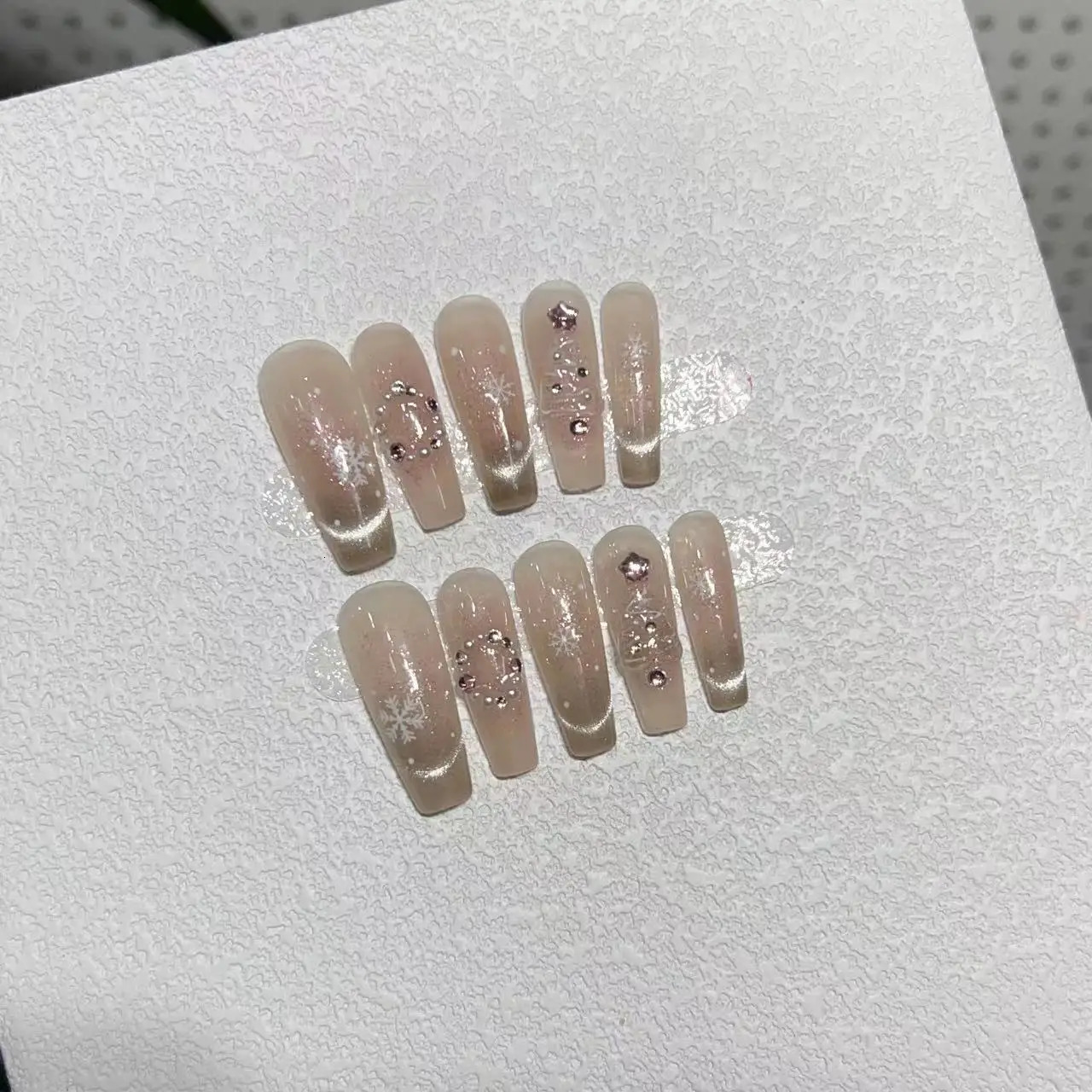 Exploring Snowflake Christmas Cat Eye Weaving Nail Art Patch Handmade Fake Nail Art Patch Wearable Nail Patch 241031