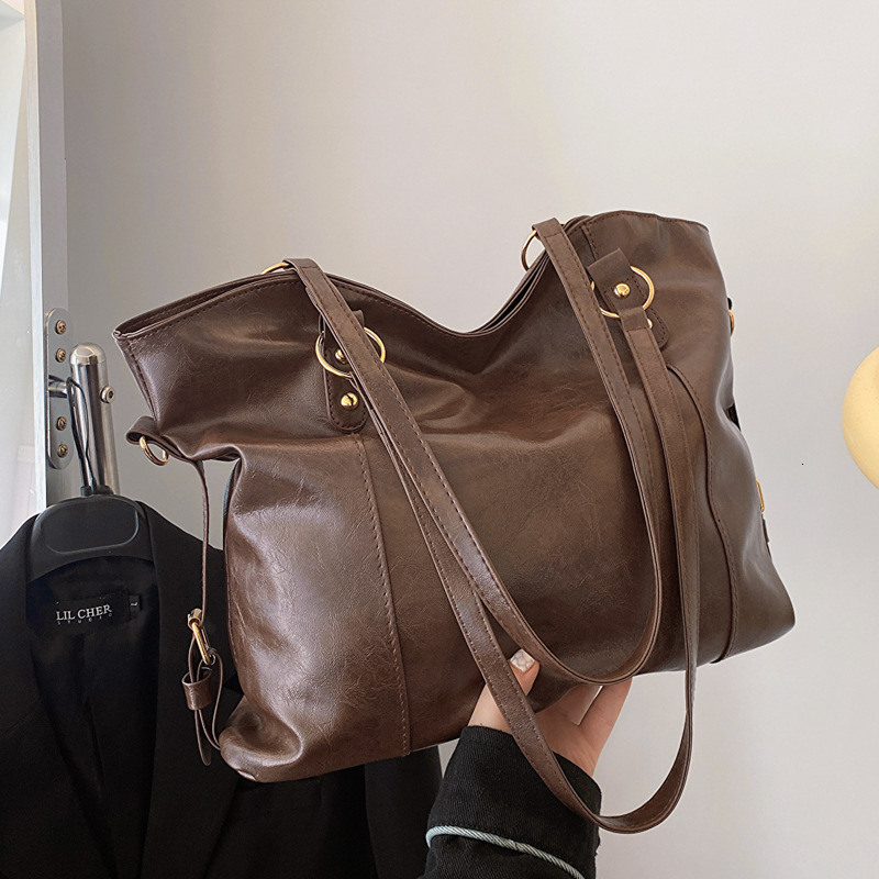 Vintage Women's Handbag Designer Large Capacity Crossbody Bag Women's Single Shoulder Crossbody Bag Autumn And Winter Women's Bag
