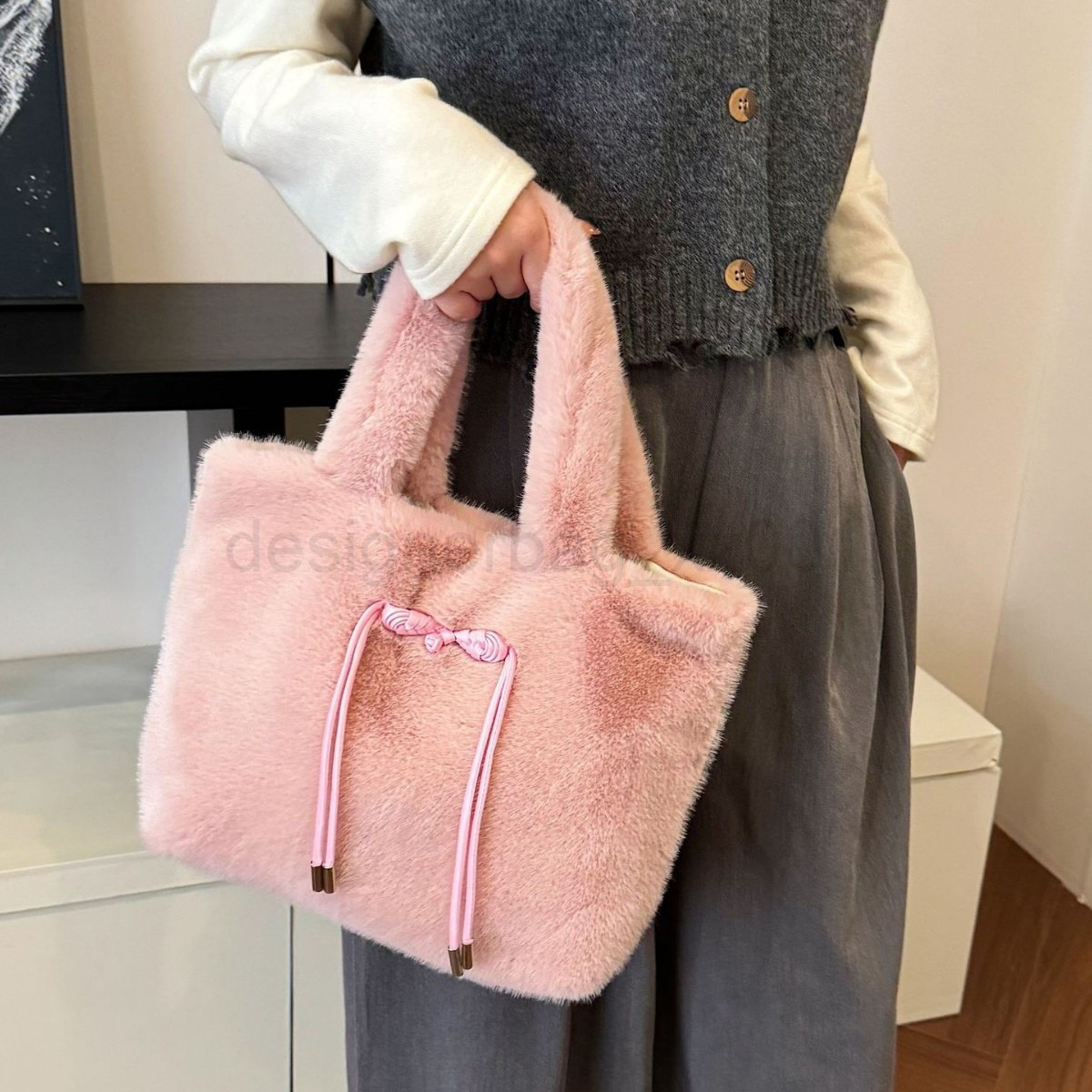 Classic Designer Bag Fashion 10a Top Woman Handbagevening Bags Cute Chinese Style Handbag Fashionable Fluffy Plush Large Capacity Imitation Mink