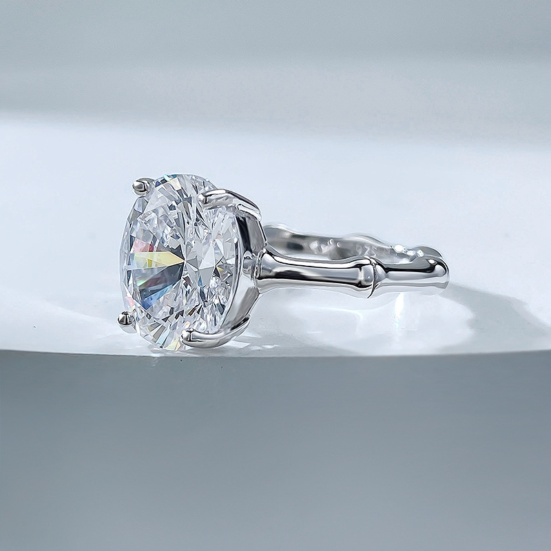 2024 Choucong Wedding Rings Luxury Ladies Jewelry Real 100% 925 Sterling Silver Oval Cut White Moissanite Diamond Gemstones Party Bamboo Knot Women Ri