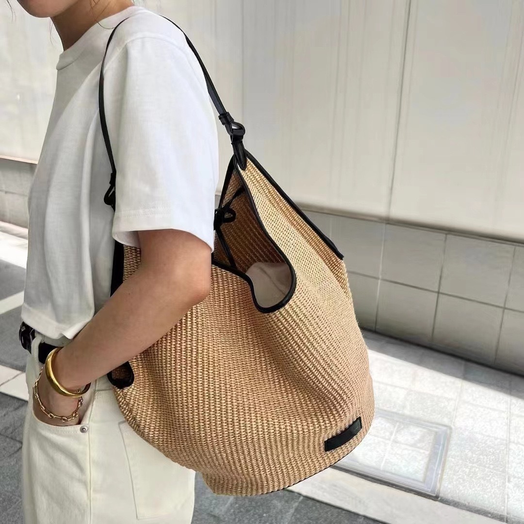 Casual hot Straw Handbag: Hand-Woven Cowhide Leather Versatile Basket Bag for Women