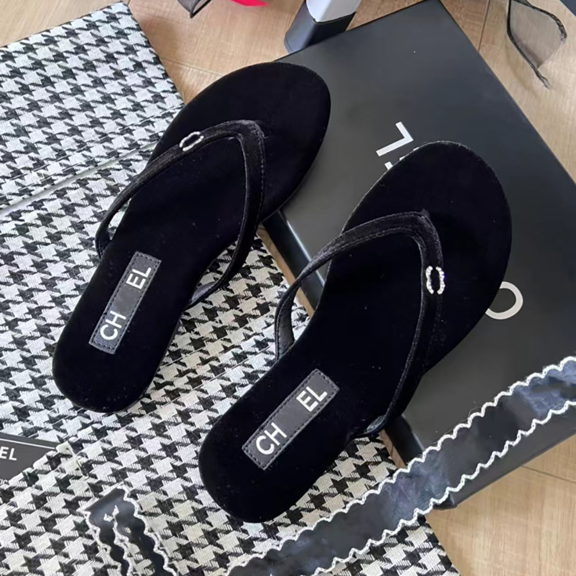 2024 Luxury Designer Women's Slipper Sandals Shoe Slide Summer fashion Wide flat flip-flops, classic printed letter sandals size 35-42