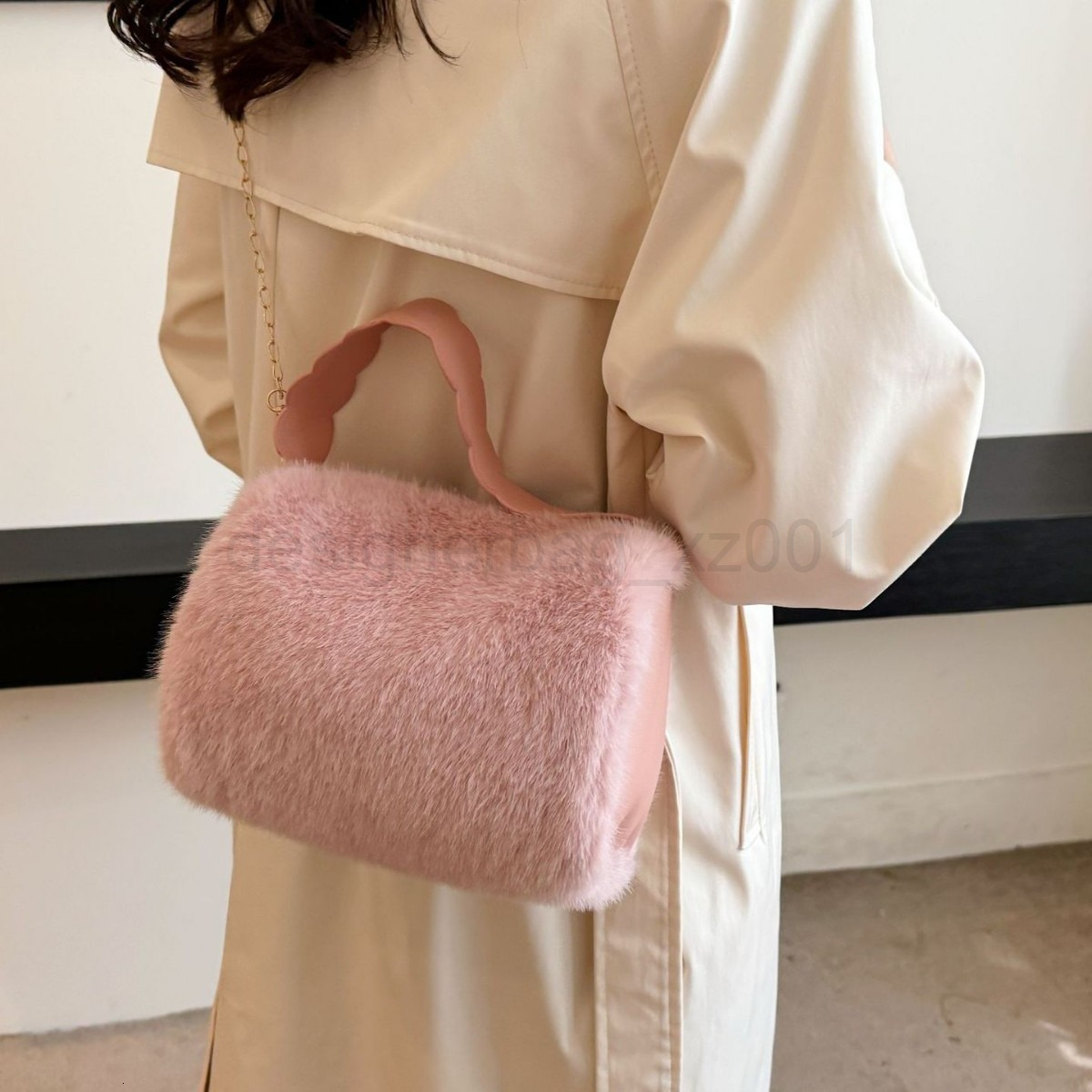 Fashion Classic Bag Designer 10a Top Woman Handbagevening Bags Stylish Winter New Plush Womens Personalized Korean Edition Simple Leisure Handbag Tren
