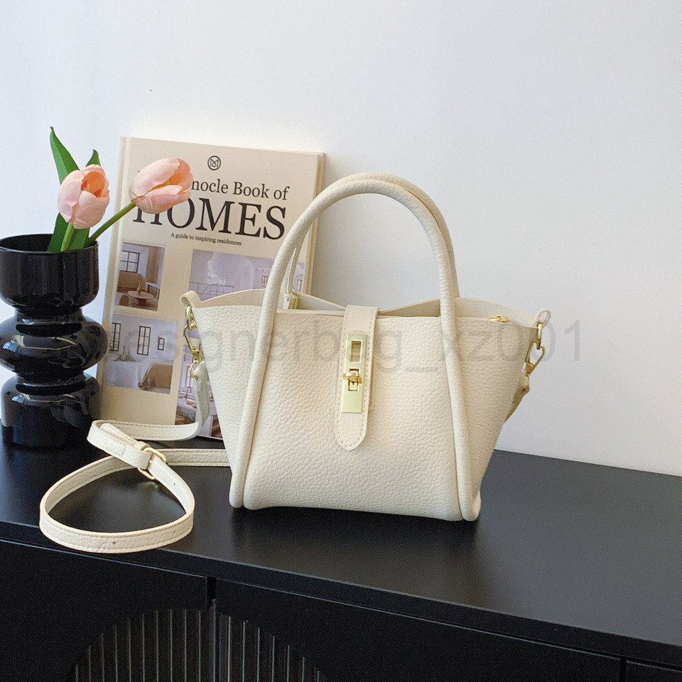 Bag Designer Fashion Classic 10a Top Woman Handbagevening Bags Small Handbag Shoulder for Women New Autumn Trend Korean Version Simple Crossbody