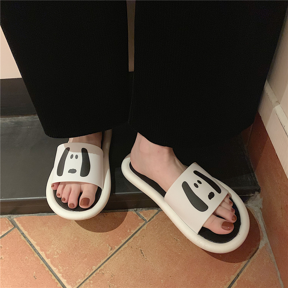 Cartoon soft soled sandals thick soled casual fashion girl personality trend slippers Women wear 2024 new non-slip soft soled sandals in summer