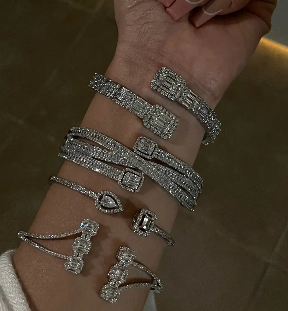 Iced Out Bling Bangle For Women Full Paved 5A Clear Cubic Zirconia CZ Geometric Shaped High Quality Bracelets