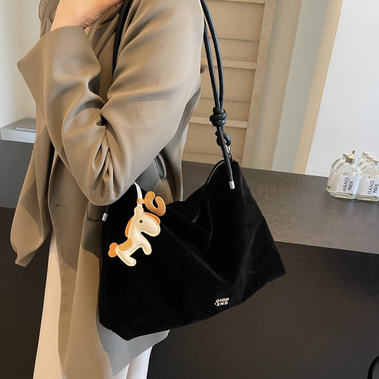 Fashion Classic Bag Designer 10a Top Woman Handbagfashion Canvas Bags Suede Single Shoulder Large Capacity for Women New Trendy Autumn and Winter Tote