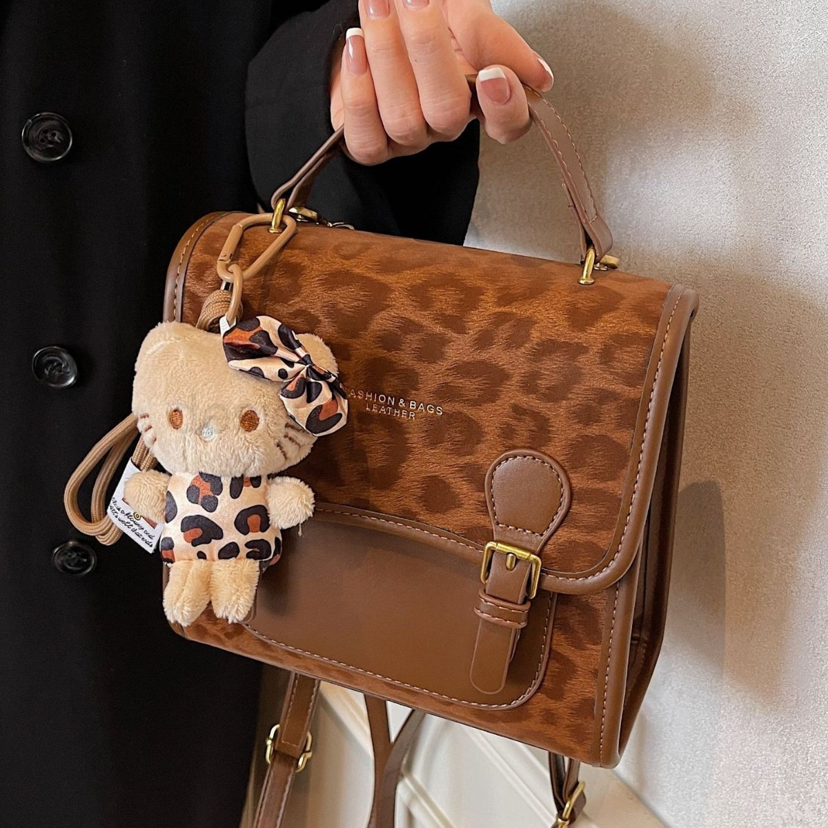 Classic Designer Bag Fashion 10a Top Woman Handbagevening Bags Popular Color Blocking Niche Leopard Print New Versatile Womens Single Shoulder Backpac