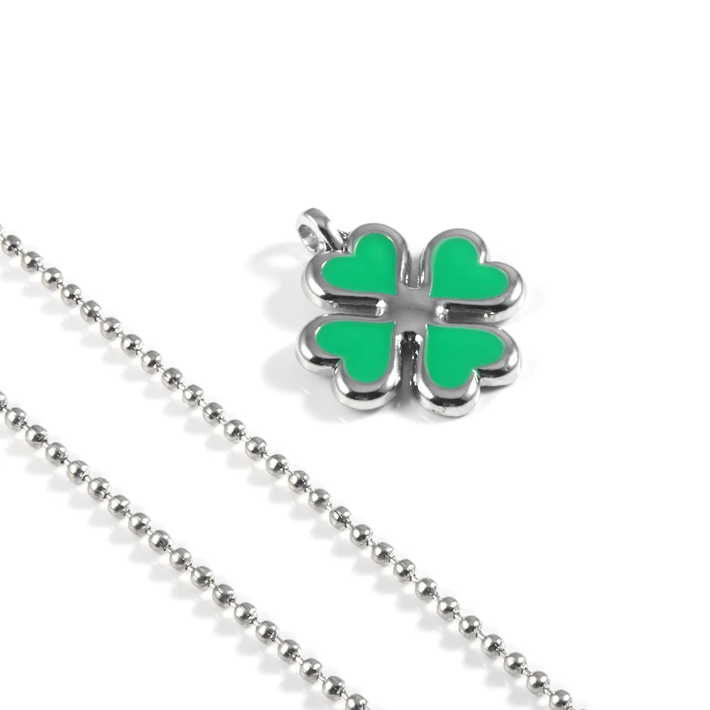 Anime Tokyo Revengers Hinata Tachibana Necklace Four Leaf Clover Pendant Necklace for Women Girls Choker Jewelry