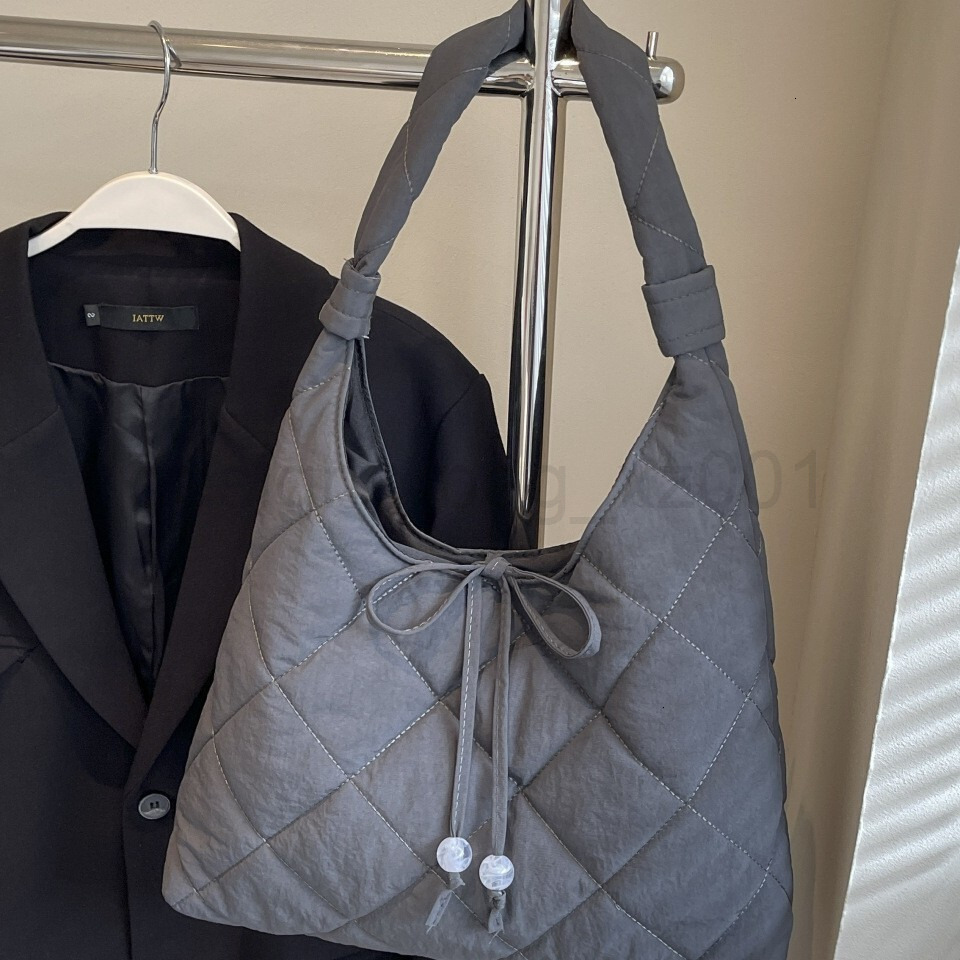 Fashion Classic Bag Designer 10a Top Woman Handbagevening Bags Fashionable and Casual Versatile Large Capacity Tote for Women New Portable Nylon Cloth