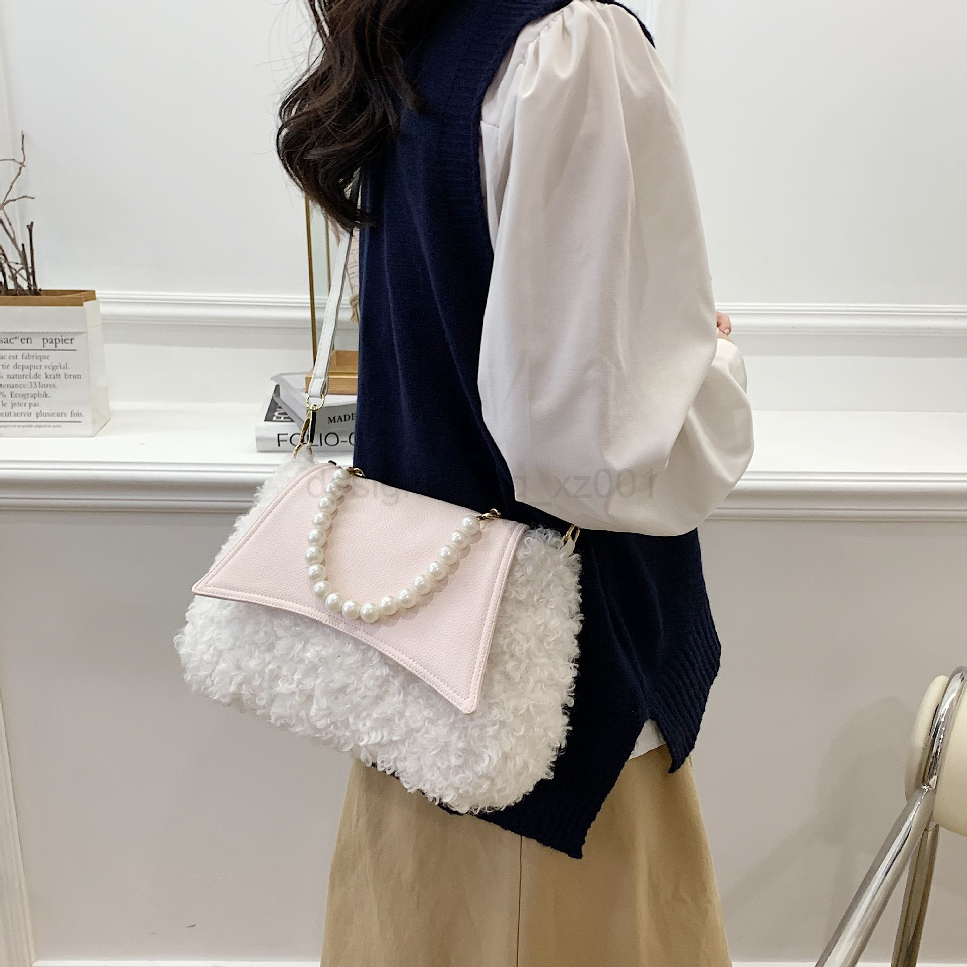 Niki Duncks Tote Bagclassic Designer Bag Fashion 10a Top Woman Handbagevening Bags New Fashionable Womens Handheld One Shoulder Plush Cute Pearl Cross