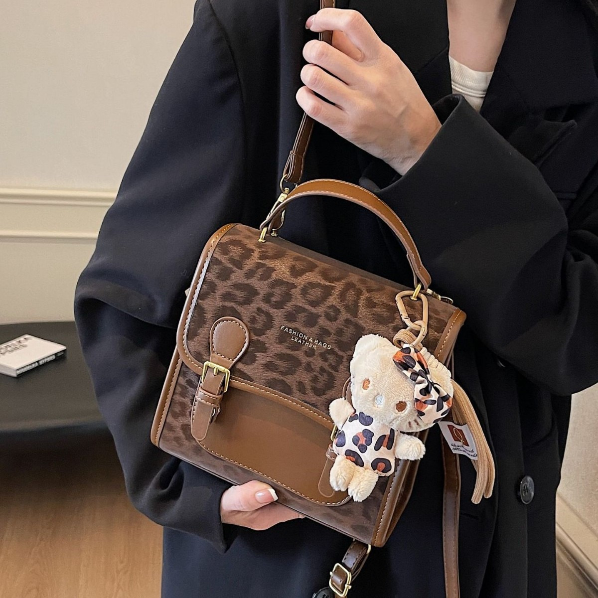 Classic Designer Bag Fashion 10a Top Woman Handbagevening Bags Popular Color Blocking Niche Leopard Print New Versatile Womens Single Shoulder Backpac