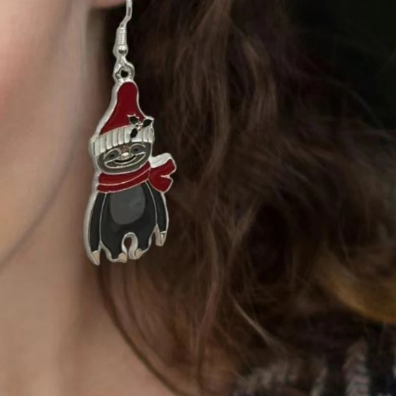 Christmas Fun Sloth Pendant Earrings Fashionable Mischievous Childrens Earrings Creative Holiday Accessories Wholesale Halloween 241031